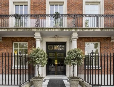 Η Αθηνά Ωνάση βγάζει στο «σφυρί» το παλάτι που είχε ο παππούς της για… πριβέ καταστάσεις- Δείτε το!